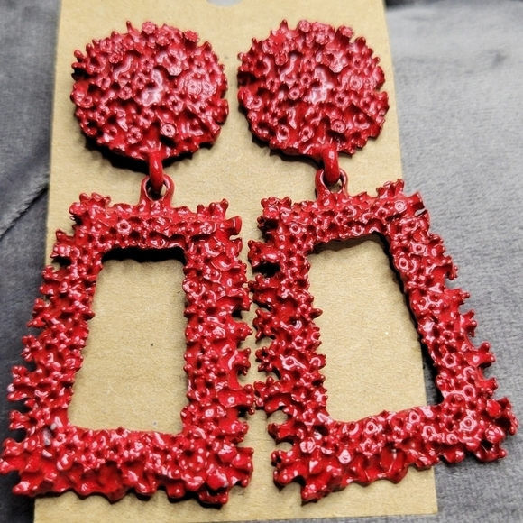 Red Coral Textured Earrings - Picture 2 of 2
